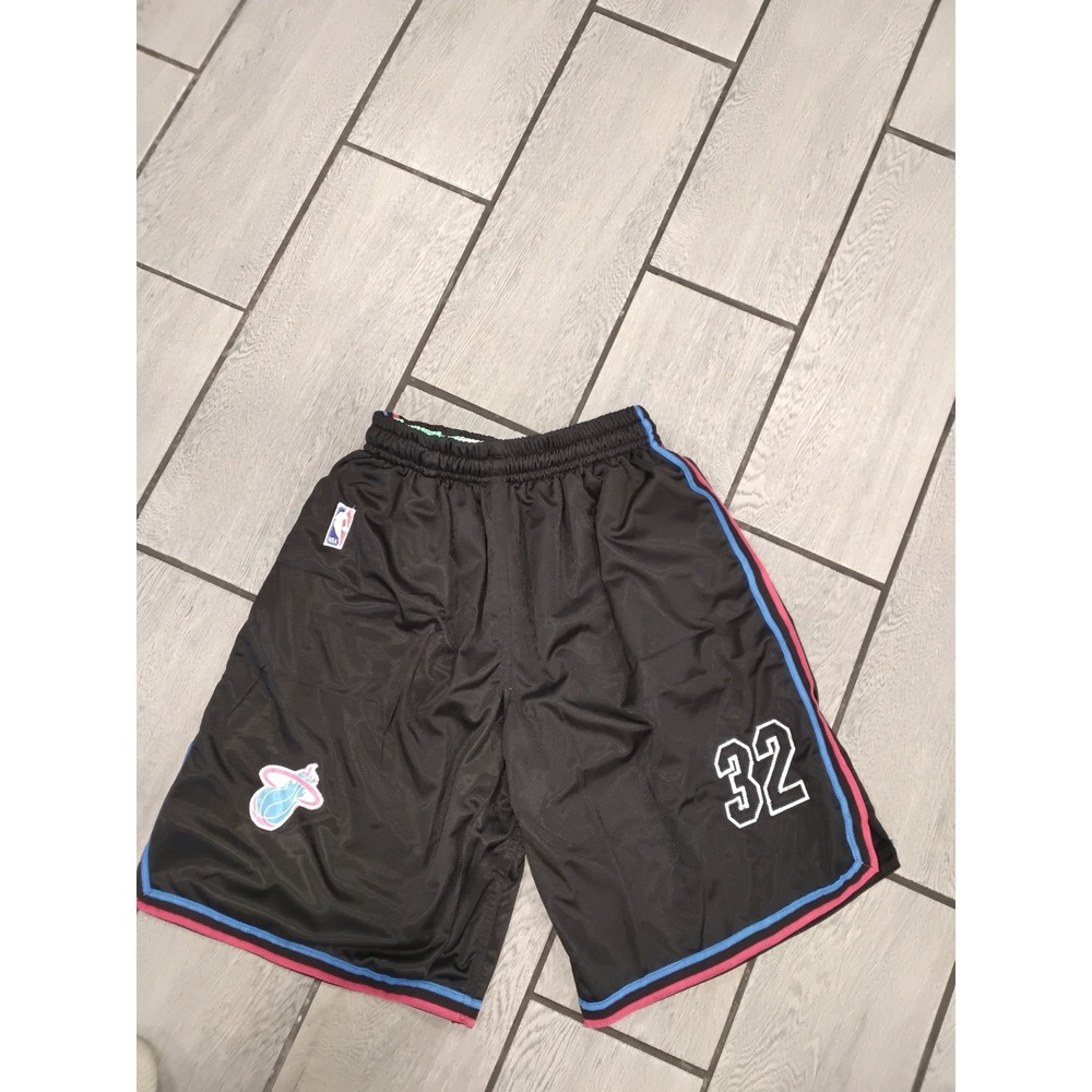 NBA Miami Heat Basketball Shorts Size XL Black Red‎ Blue Trim 32